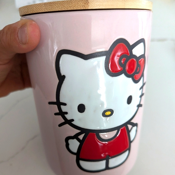BNWT Hello Kitty Ceramic Bamboo Container - Picture 1 of 5